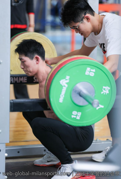 三冠王荣誉的社会意义与价值评估